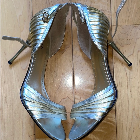 Gold Guess heels - Picture 6 of 8